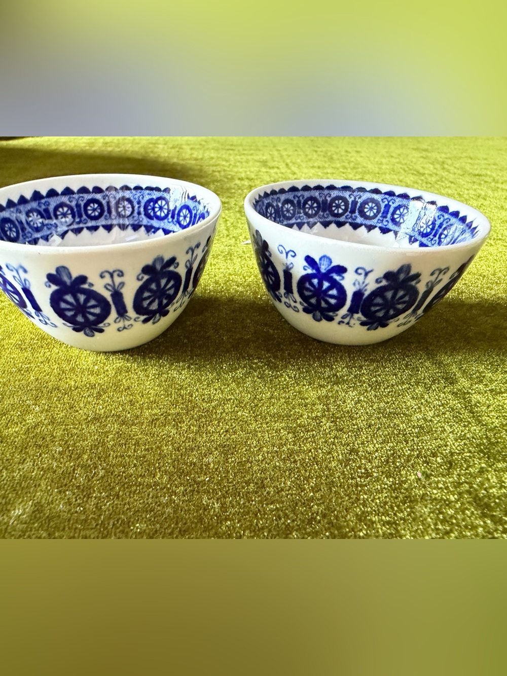 Vintage Arabia Finland “Antica” ceramic candlestick holders small